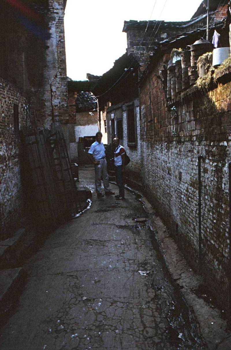 Narrow lane Jingdezhen north of Zhushan